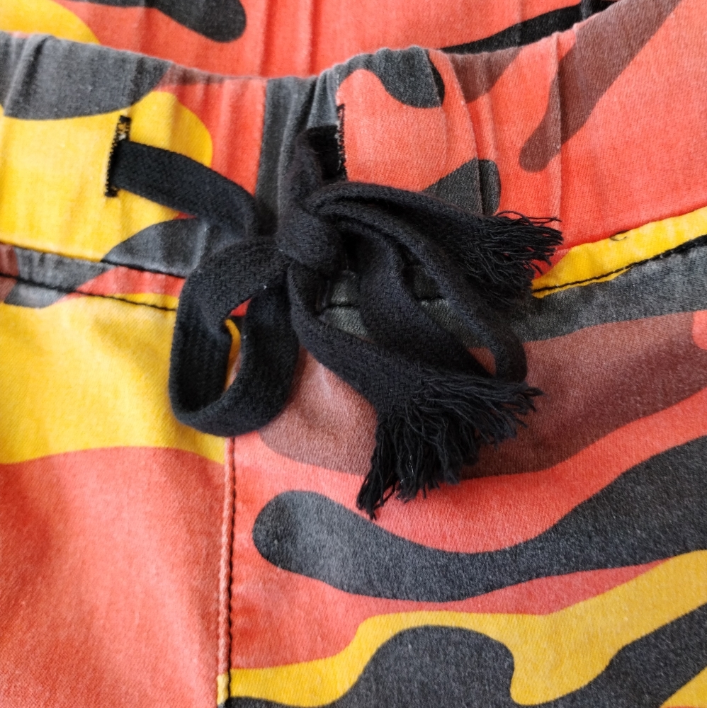 V.I.P. Sunburst Orange Camo Cargo Pants Women Size Small - Picture 5 of 11